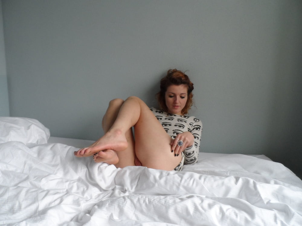 Brunette want to show #103610333