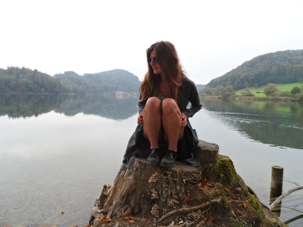 Brunette want to show #103610385